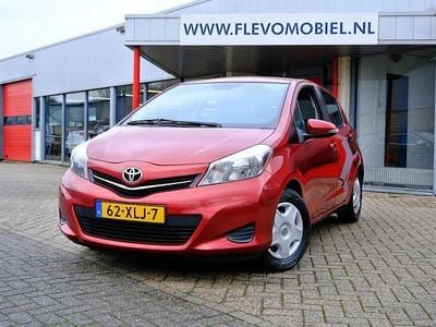 Rood Gebruikt 2012 Toyota Yaris Hatchback | € 6.850 (Goede deal)