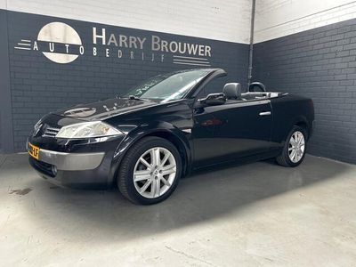 Zwart, metallic lak Gebruikt 2004 Renault Mégane Cabriolet Luxe Cabriolet | € 3.699 (Duur)
