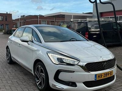 Wit Occasion 2016 DS Automobiles DS5 Chic Hatchback | € 14.999