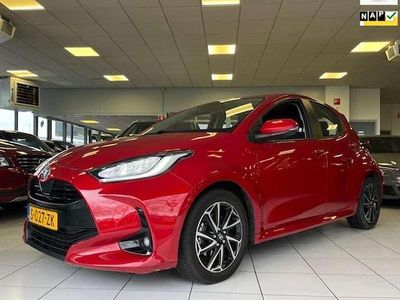 Occasion Toyota Yaris Hybrid 92 PK (67 kW) 2023 Rood (metallic) Hatchback