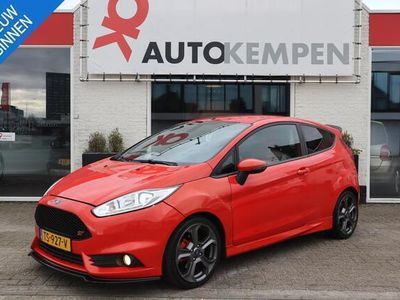 tweedehands Ford Fiesta 1.6 ST2 RAKET OP WIELEN. ZELFS IK WORD BANG ALS IK ER MEE RIJD....