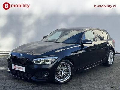 Zwart (metallic) Gebruikt 2018 BMW 118 Executive Hatchback | € 19.695 (Eerlijke prijs)