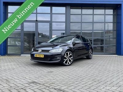 Zwart Gebruikt 2013 VW Golf VII Highline Hatchback | € 11.950 (Eerlijke prijs)