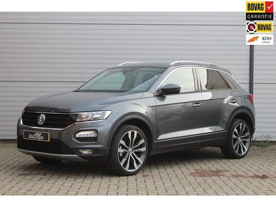 Grijs Occasion 2019 VW T-Roc Style SUV | € 21.950 (Goede deal)