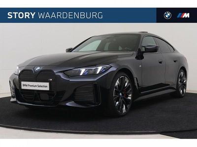 Saphirschwarz (donker zwart metallic) Occasion 2025 BMW i4 Comfort Edition Sedan | € 62.495 (Eerlijke prijs)