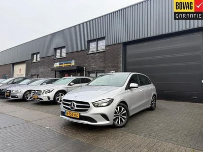 Grijs Occasion 2020 Mercedes B180 Advantage MPV | € 19.999 (Eerlijke prijs)