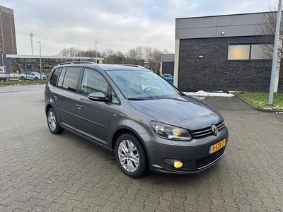 Grijs (metallic) Occasion 2013 VW Touran Highline MPV | € 6.950 (Iets duurder)