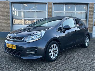 Grijs (metallic) Occasion 2016 Kia Rio Hatchback | € 8.950 (Eerlijke prijs)