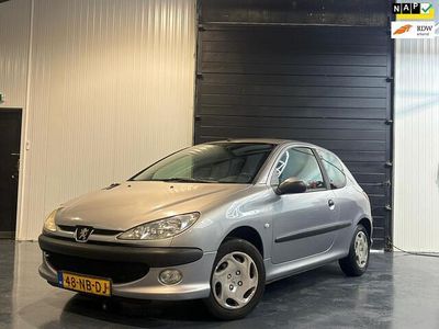 Occasion Peugeot 206 75 PK (55 kW) 2003 Grijs Hatchback