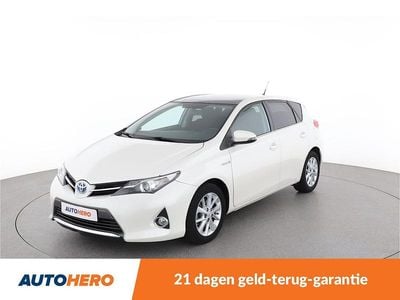 Wit Occasion 2015 Toyota Auris Hybrid Active Hatchback | € 11.349 (Goede deal)