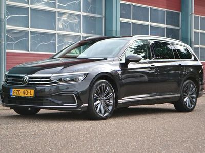 Grijs, metallic lak Gebruikt 2020 VW Passat GTE Stationwagen | € 21.995 (Eerlijke prijs)