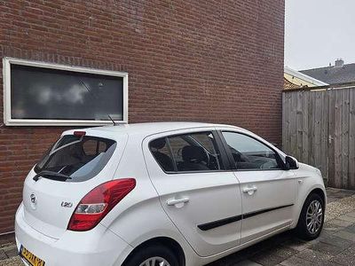 Wit Occasion 2009 Hyundai i20 Dynamiq MPV | € 3.500 (Iets duurder)