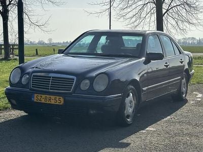 Occasion Mercedes E280 Avantgarde 204 PK (150 kW) 1998 Blauw Sedan