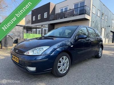 Occasion Ford Focus Futura 101 PK (74 kW) 2004 Blauw Hatchback