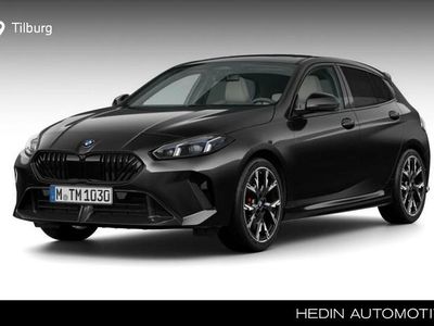 Zwart (metallic) Occasion 2024 BMW 120 Shadowline Hatchback | € 56.408