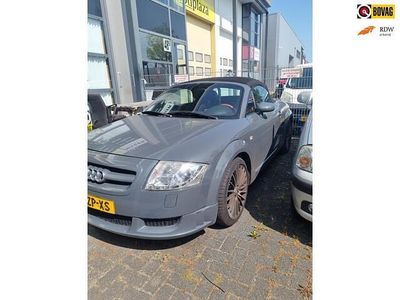 Grijs (metallic) Gebruikt 2000 Audi TT Roadster Cabriolet | € 2.750