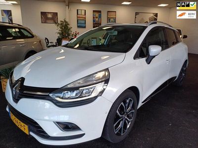Wit (metallic) Gebruikt 2018 Renault Clio GrandTour Intens Stationwagen | € 12.950 (Iets duurder)