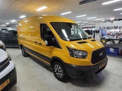 Geel Gebruikt 2017 Ford Transit Ambiente Van | € 10.750 (Goede deal)