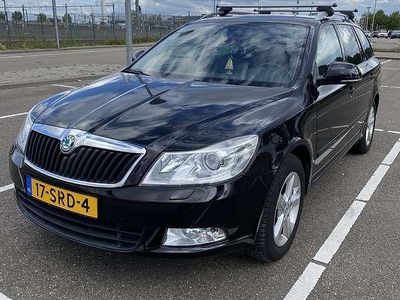Zwart Occasion 2011 Skoda Octavia Stationwagen | € 3.250 (Eerlijke prijs)
