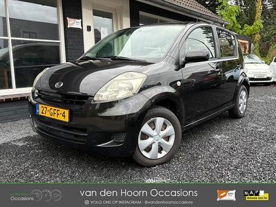 Zwart Gebruikt 2008 Daihatsu Sirion Hatchback | € 2.450 (Eerlijke prijs)