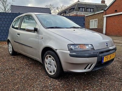 Grijs Occasion 2002 Fiat Punto Dynamic Hatchback | € 1.399 (Iets duurder)