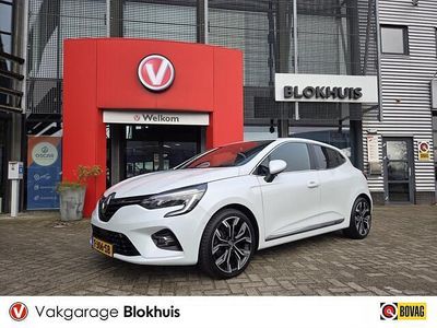 Wit (metallic) Occasion 2021 Renault Clio V Intens Hatchback | € 17.445 (Eerlijke prijs)