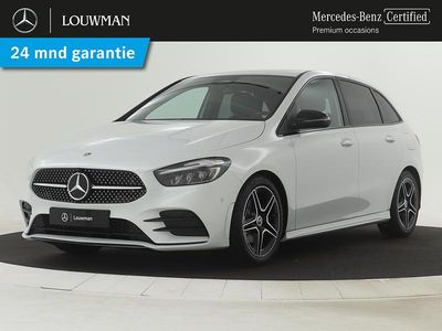 Wit, metallic lak Gebruikt 2025 Mercedes B180 AMG line MPV | € 42.750 (Duur)