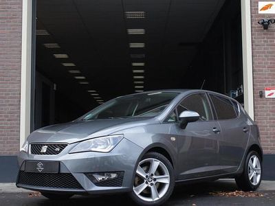Grijs (metallic) Gebruikt 2015 Seat Ibiza FR Hatchback | € 7.990 (Eerlijke prijs)
