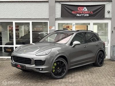 Grijs (metallic) Occasion 2015 Porsche Cayenne SUV | € 32.750 (Eerlijke prijs)