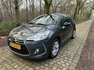 Grijs Gebruikt 2015 DS Automobiles DS3 So Chic Hatchback | € 4.950