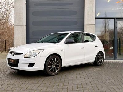Wit Occasion 2009 Hyundai i30 Active Hatchback | € 3.765 (Eerlijke prijs)