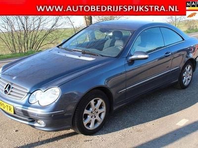 Blauw (metallic) Occasion 2004 Mercedes CLK240 Elegance Coupé | € 2.999