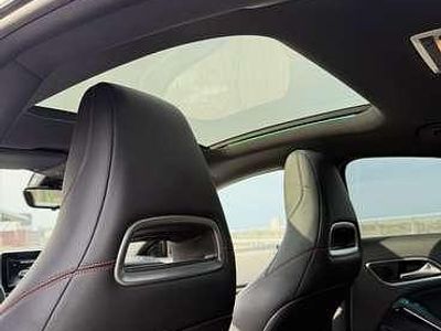 Wit Occasion 2015 Mercedes CLA180 OrangeArt Edition Sedan | € 16.500 (Iets duurder)