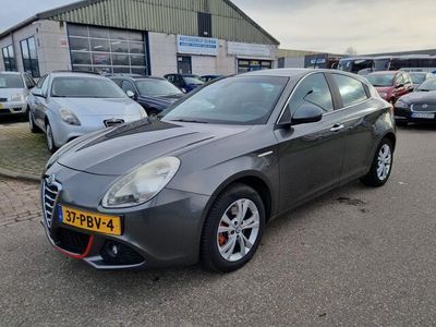 tweedehands Alfa Romeo Giulietta 2.0 JTDm Distinctive Clima Bj:2011 NAP!