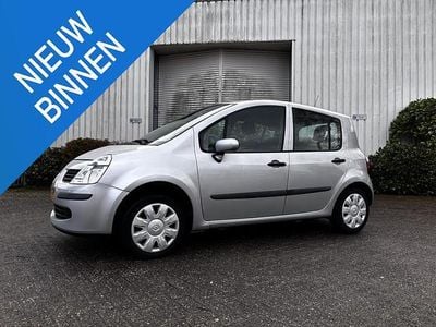 Occasion Renault Modus 75 PK (55 kW) 2007 Grijs MPV