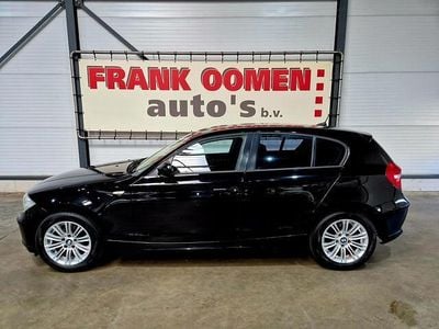 Zwart Gebruikt 2011 BMW 116 Hatchback | € 6.950 (Eerlijke prijs)