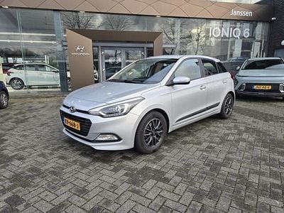 Grijs Gebruikt 2017 Hyundai i20 Comfort Hatchback | € 10.950 (Eerlijke prijs)