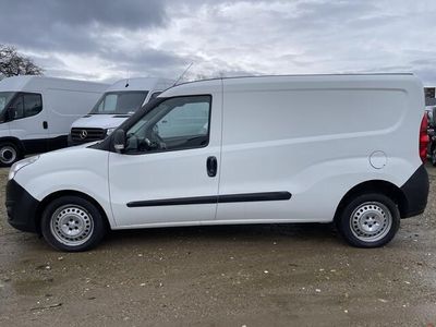 tweedehands Opel Combo 1.6 CDTi L2H1 Edition / te koop zo mee / geen garantie / ¤ 5950 ex btw / euro 6 diesel / airco / apk tot 21-04-2024 / dakdragers / barst in de voorraam