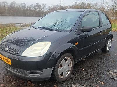 Zwart Gebruikt 2004 Ford Fiesta Hatchback | € 999 (Eerlijke prijs)