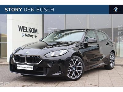 Zwart Occasion 2024 BMW 120 Comfort Edition Hatchback | € 32.450 (Eerlijke prijs)