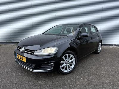 Zwart (metallic) Gebruikt 2013 VW Golf VII Highline Stationwagen | € 9.395 (Eerlijke prijs)