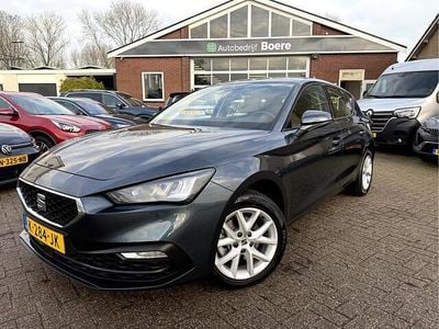 Grijs (metallic) Gebruikt 2021 Seat Leon Business Hatchback | € 16.850 (Eerlijke prijs)