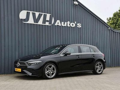 Zwart Occasion 2024 Mercedes A200 AMG line Hatchback | € 33.750 (Super prijs)