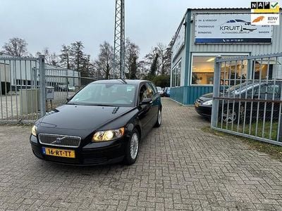 Zwart Gebruikt 2005 Volvo V50 Kinetic Stationwagen | € 995 (Goede deal)