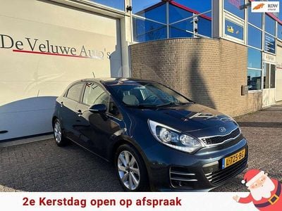 Blauw Gebruikt 2016 Kia Rio Hatchback | € 8.900 (Eerlijke prijs)