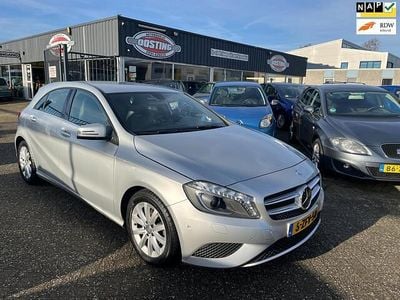 Grijs (metallic) Occasion 2015 Mercedes A180 Edition Hatchback | € 7.499 (Eerlijke prijs)