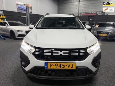 Wit Gebruikt 2022 Dacia Jogger Essentiel MPV | € 16.450 (Goede deal)