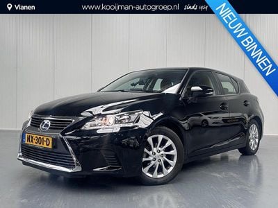Lexus CT200h