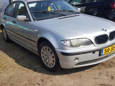 Grijs (metallic) Gebruikt 2002 BMW 318 Executive Sedan | € 650