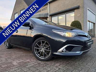 Grijs Occasion 2015 Toyota Auris Touring Sports Executive Stationwagen | € 9.250 (Goede deal)